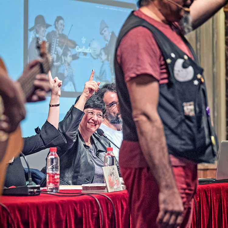 Presentación institucional del proyecto 'Done'm l'Asguilando'.