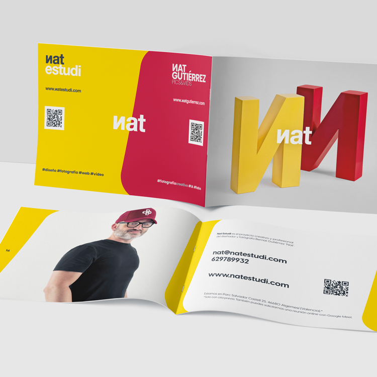 Catálogo impreso de Nat Estudi.