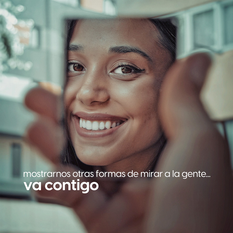 Campaña comercial 2022: "Va contigo. Va con nosotros". Publicación slider para el feed de Instagram.