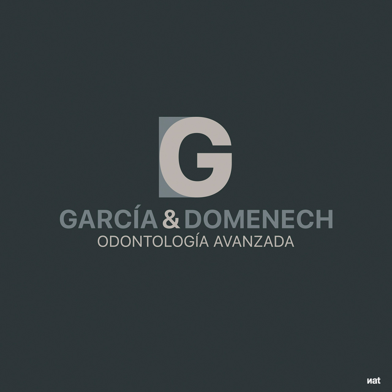 Proyecto global de identidad corporativa, fotografía y comunicación web desarrollado por Nat Estudi para la clínica dental García & Domenech Odontología Avanzada.