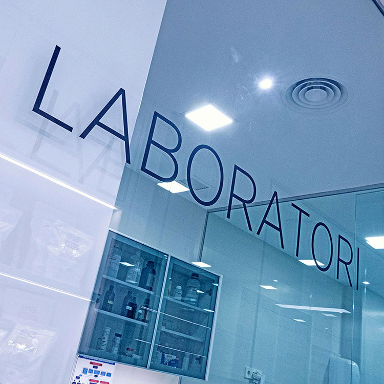 Fotografía documental para la clínica veterinaria Ordás Veterinaris. Fotografía de Nat Estudi.