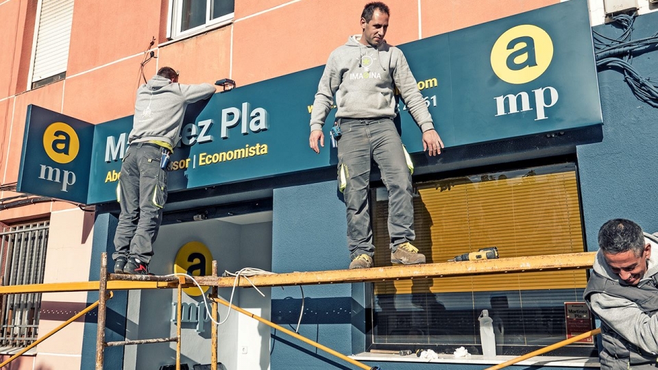 Retolació exterior de Martínez Pla