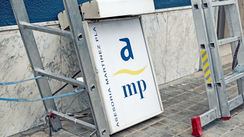 Retolació exterior de Martínez Pla