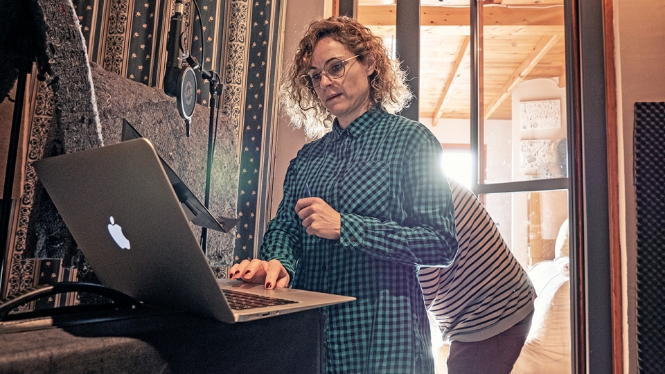 Gravació de veu en off per a Arcadin